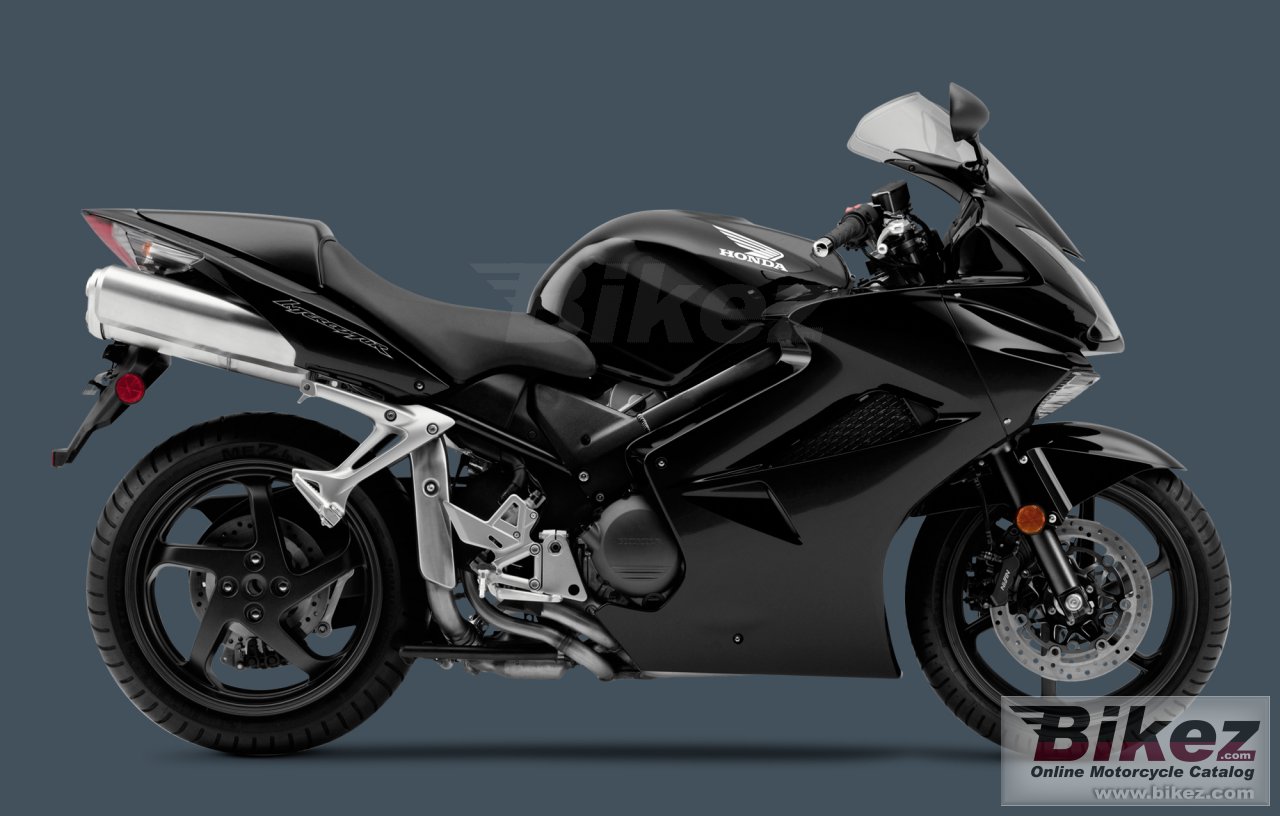 Big Honda interceptor picture and wallpaper from Bikez.com